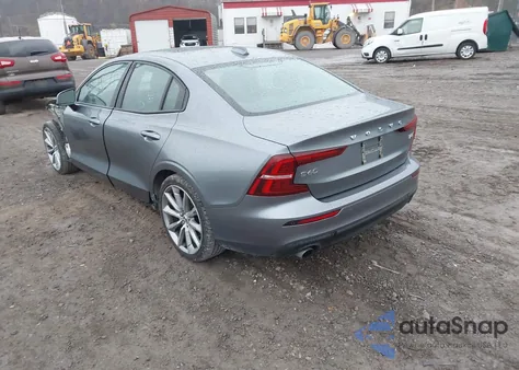 2020 Volvo S60 T6 Momentum из США, поврежденный, VIN 7JRA22TK1LG036011
